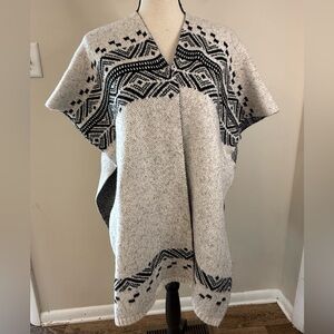 Loft knit poncho cape shawl black gray western Aztec SZ XS/S